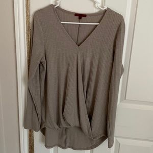 Cute tan sweater/ top! Size medium! From red by bke